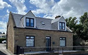 Fantastic Home In Brightons, Falkirk.
